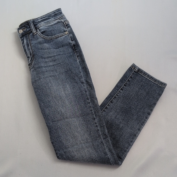 Judy Blue Denim - Judy Blue Medium Wash Slim Fit Jeans